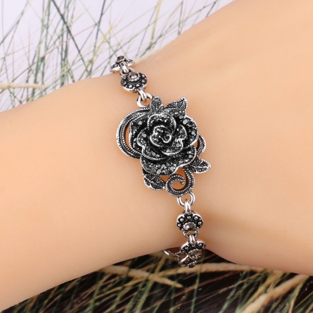 Vintage Black and Silver crystal rose set - Picture 2 of 6